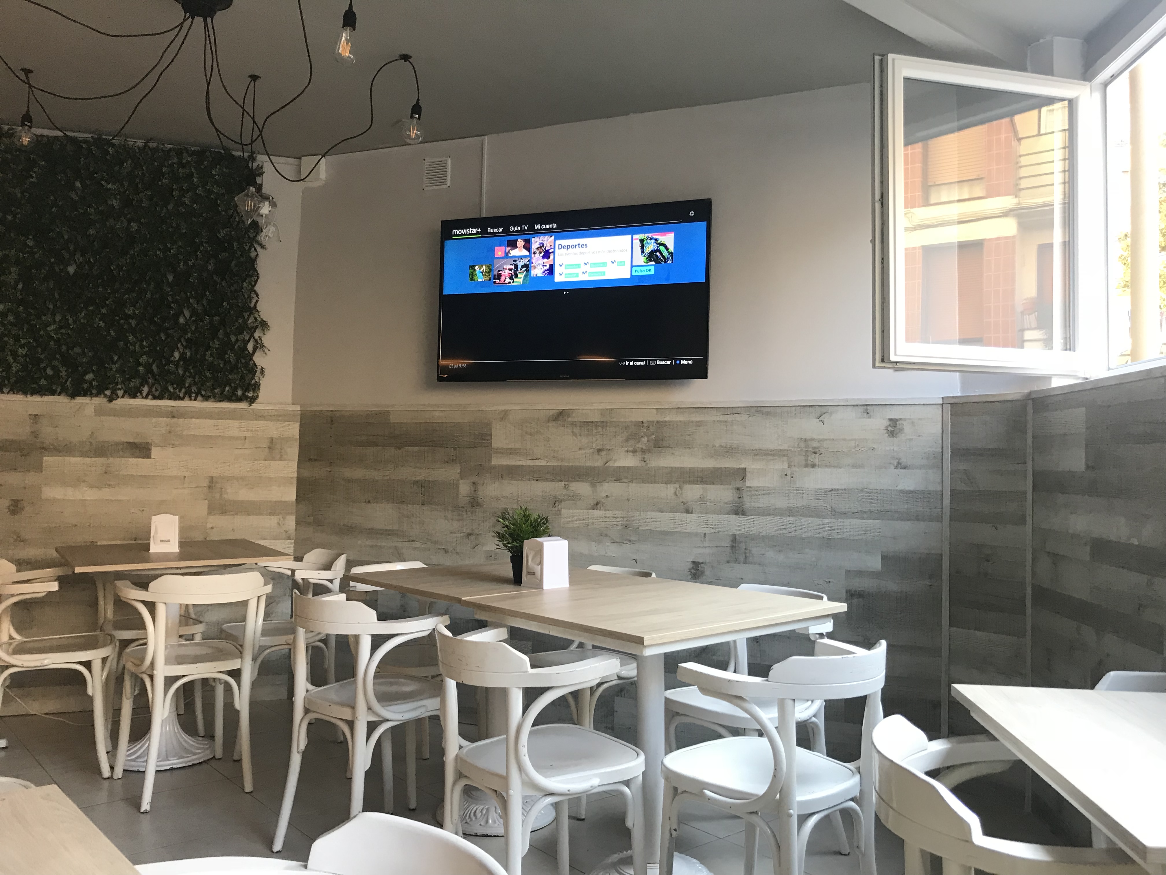 D8030168-2D8B-4400-BC27-621A3AB8484D